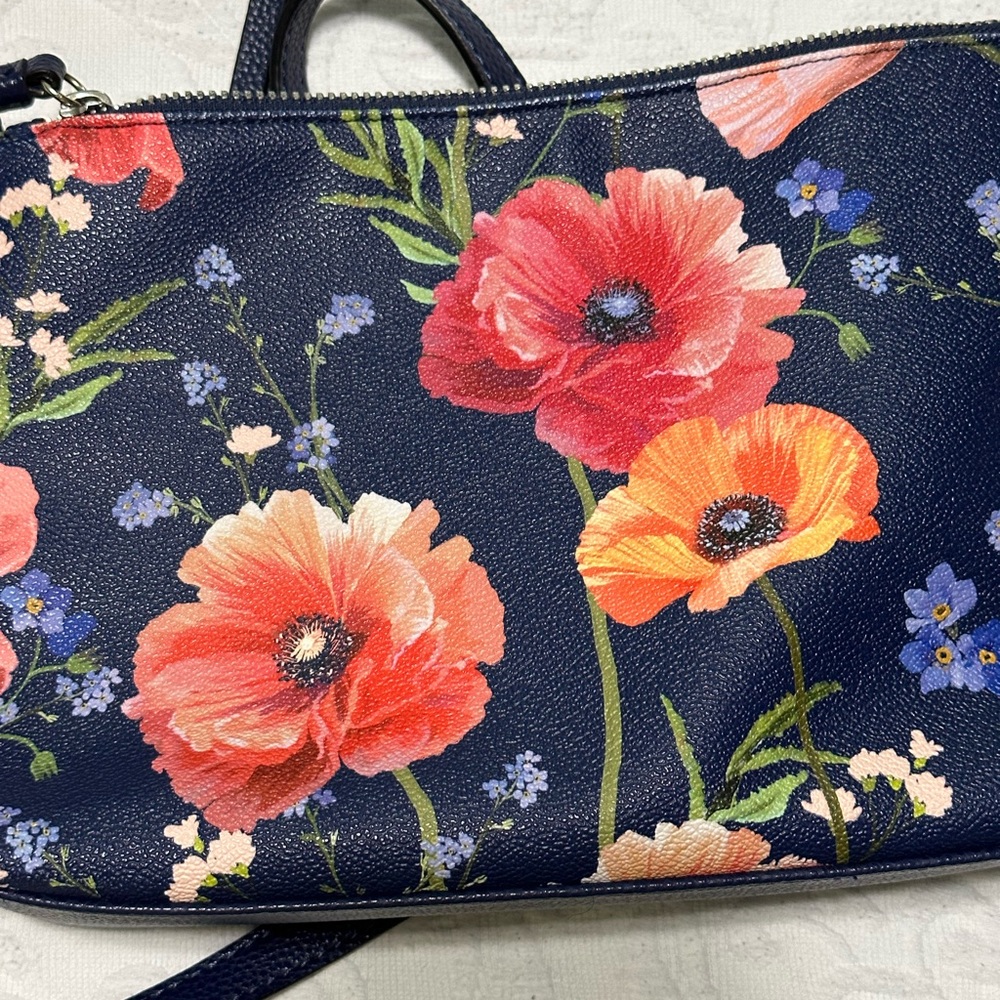 Dana Buchman POPPIES crossbody!